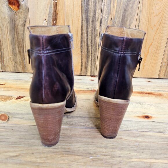 Mi Piaci Stacked Heel Leather Ankle Boot - Picture 4 of 7